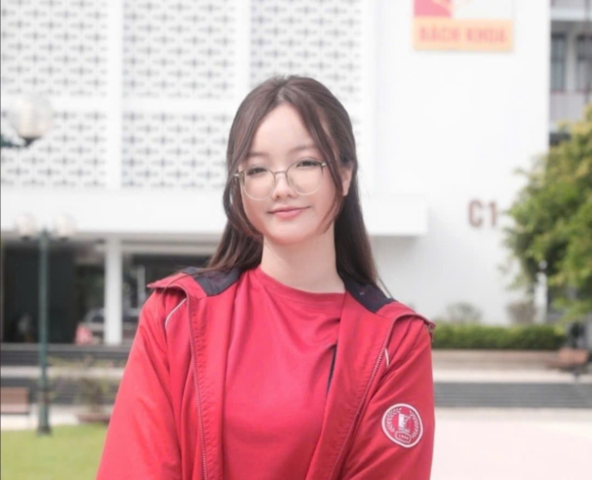 Nguyễn Thu Giang, Tân Thủ khoa Khoa Ngoại ngữ, Đại học Bách khoa Hà Nội. Ảnh: NV