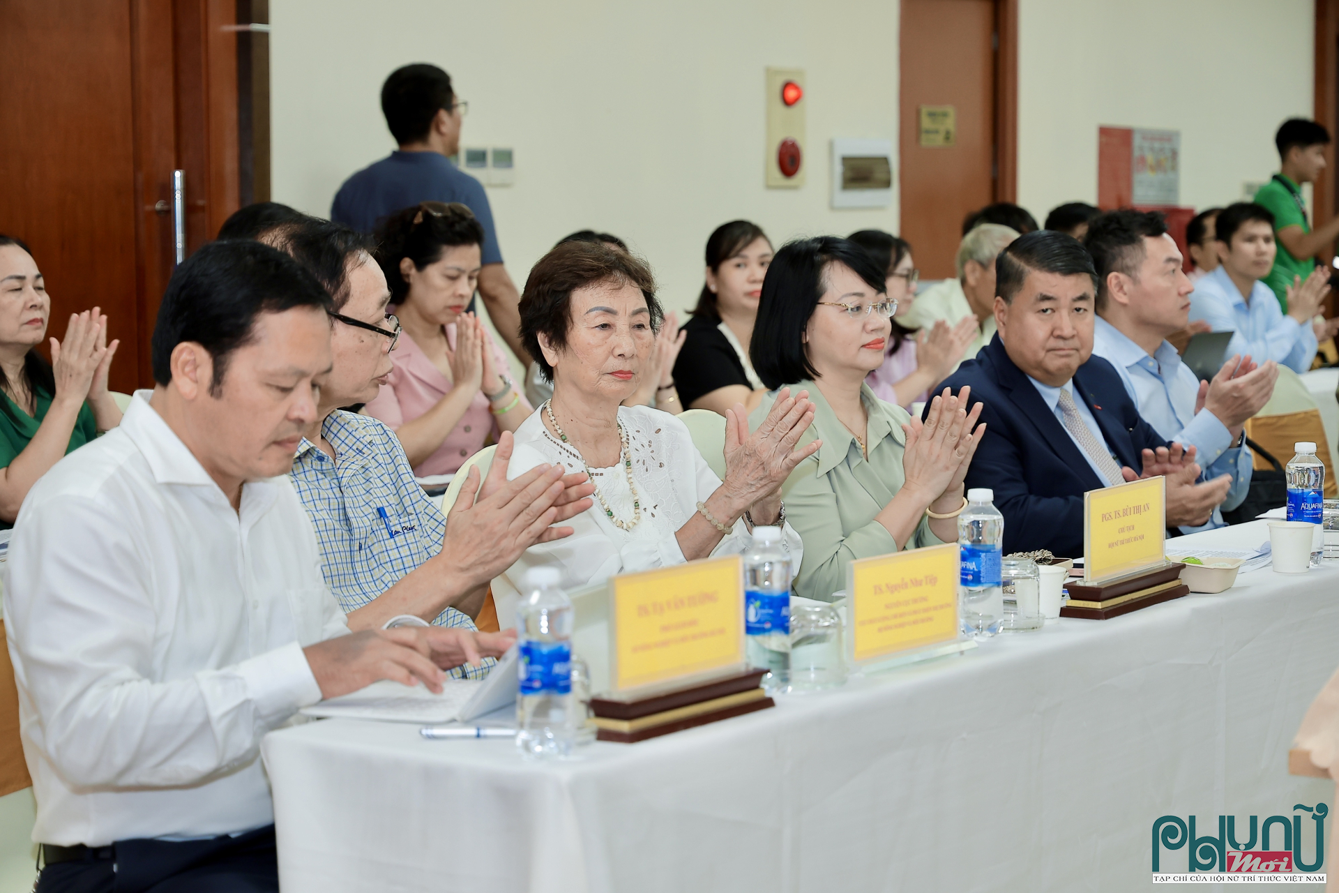 Các đại biểu tham dự Diễn đàn