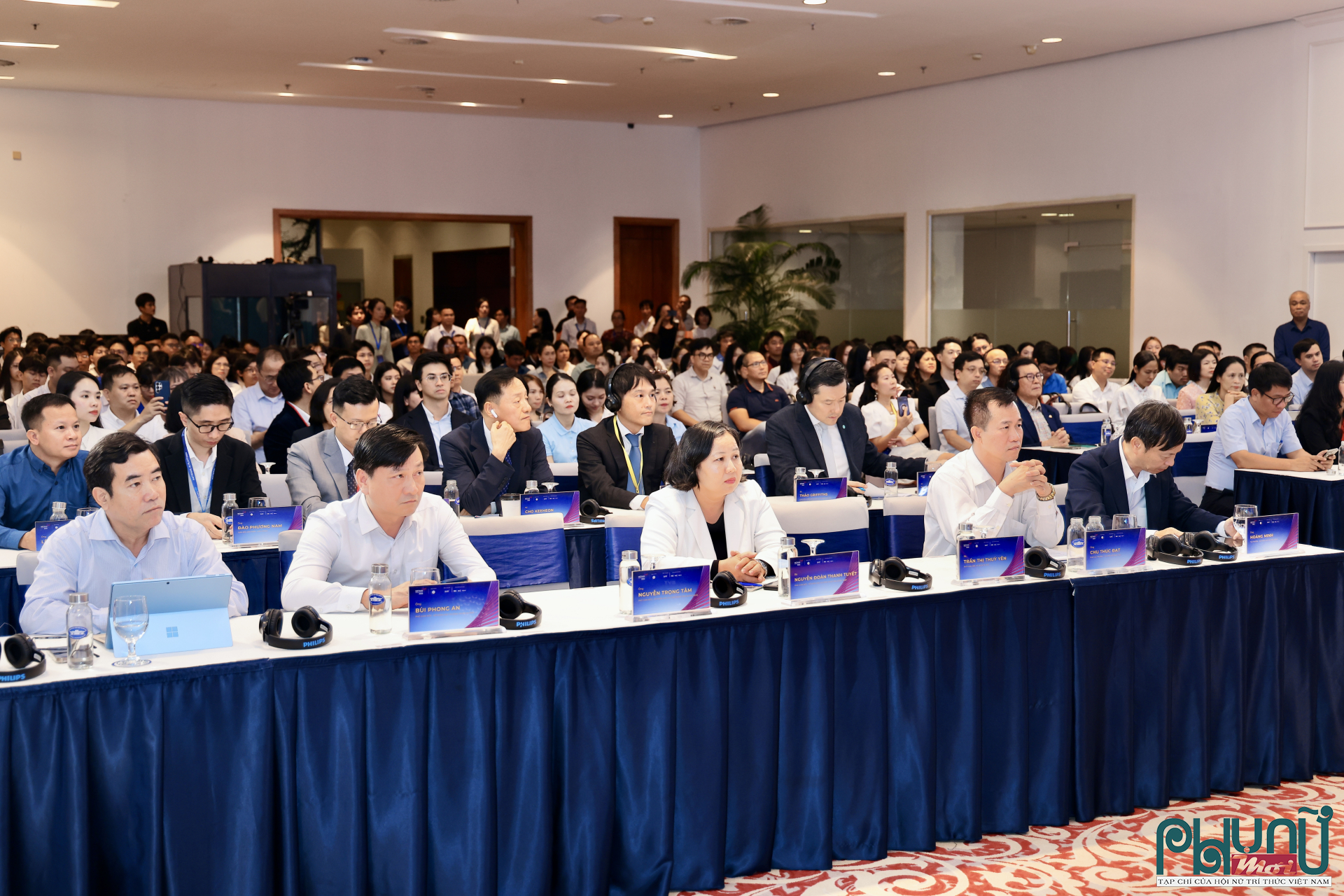 Các đại biểu tham dự diễn đàn