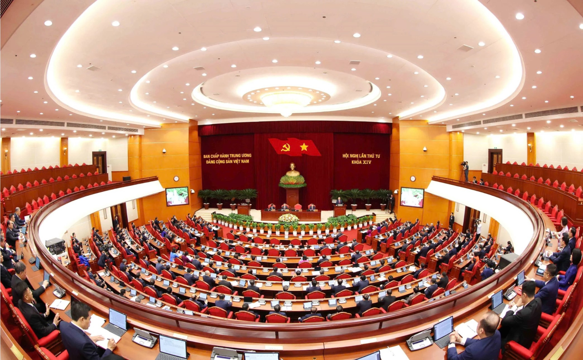 Quang cảnh khai mạc Hội nghị Trung ương 4 khóa XIV. Ảnh: TTXVN
