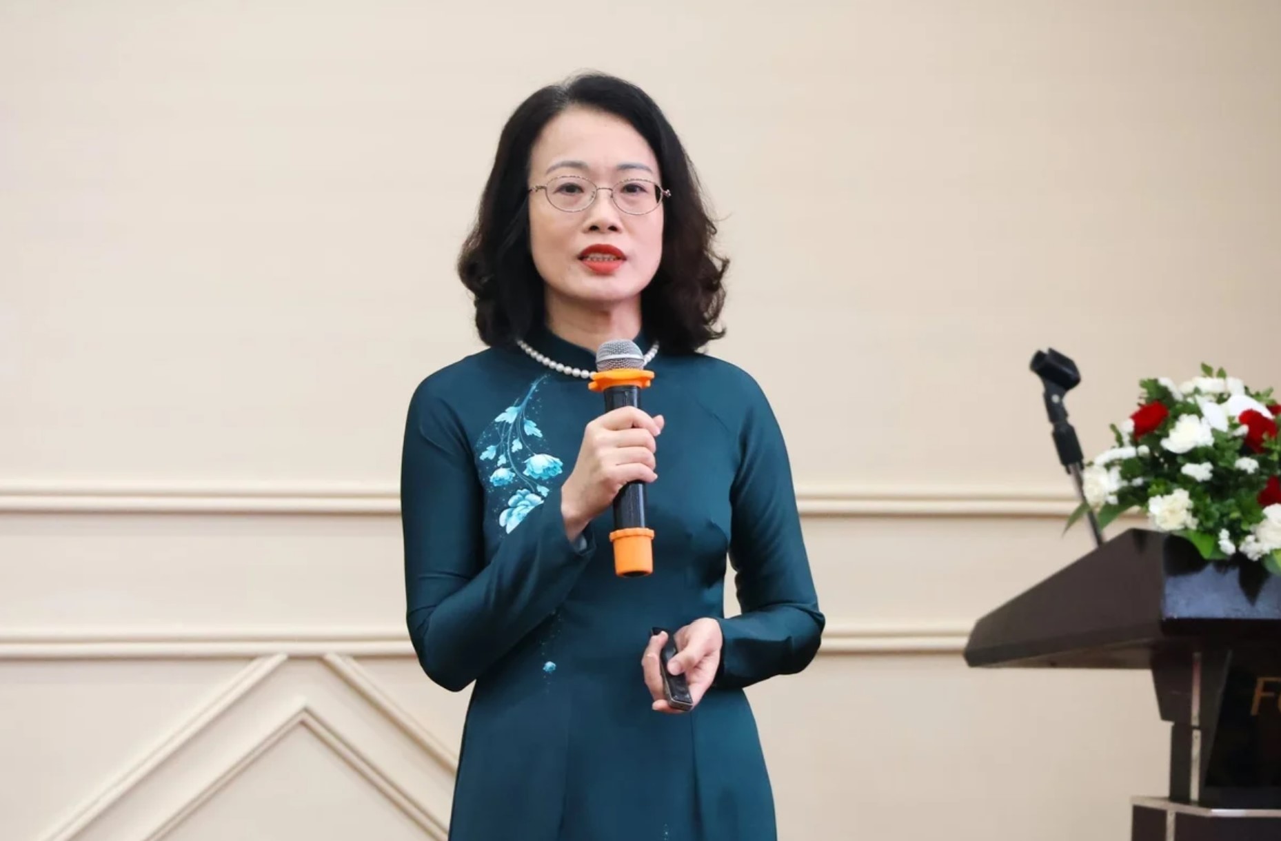 PGS.TS Phạm Thị Thanh Ngà, Viện trưởng Viện Khoa học KTTV, Môi trường và Biển chia sẻ về quá trình xây dựng kịch bản cập nhật. Ảnh: Trung Nguyên.