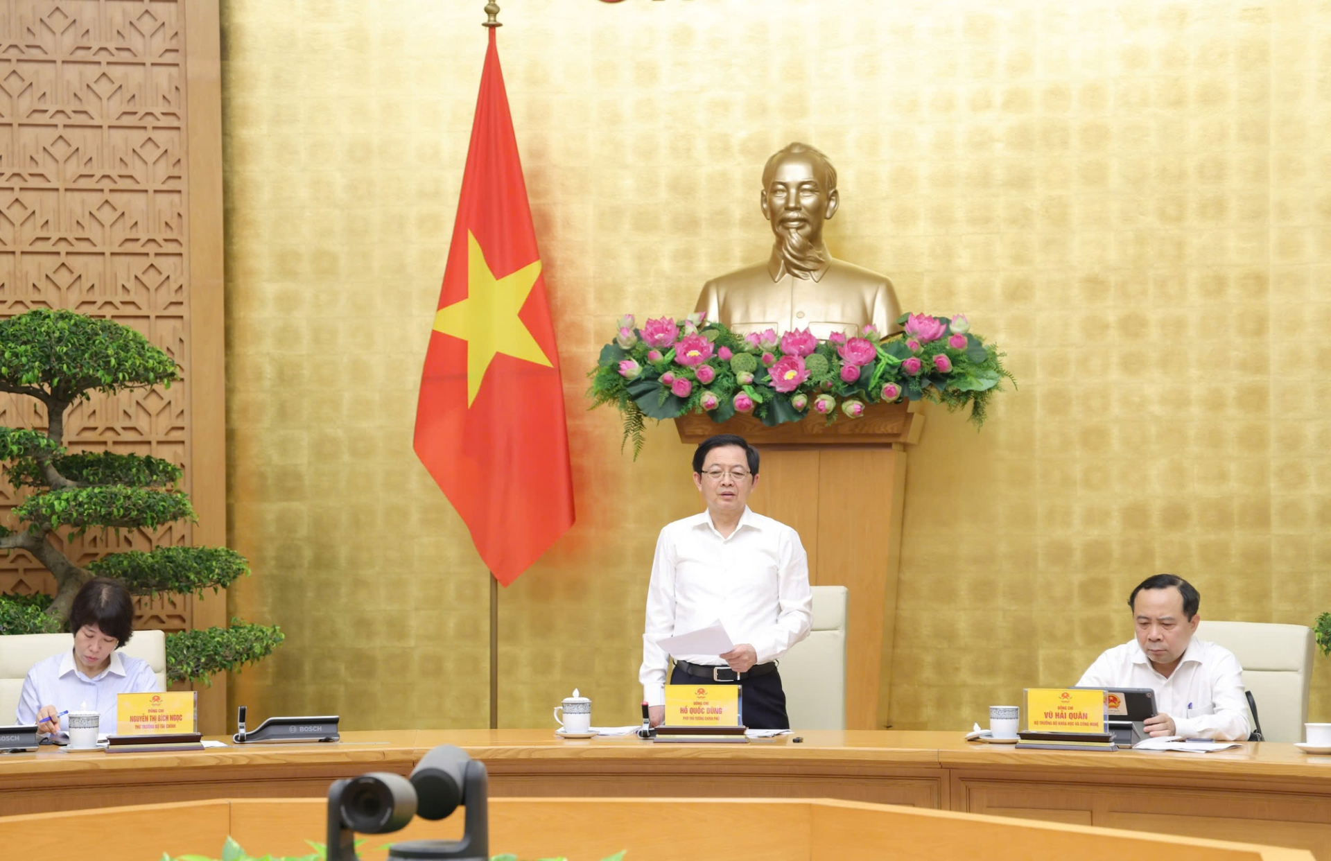 Phó Thủ tướng Hồ Quốc Dũng phát biểu chỉ đạo hội nghị. Ảnh: chinhphu.vn/Gia Huy