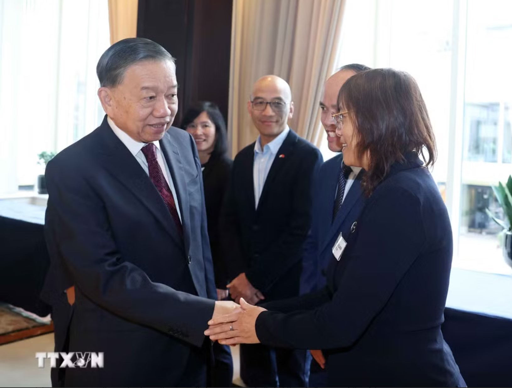 Tổng Bí thư, Chủ tịch nước Tô Lâm gặp gỡ chuyên gia, trí thức người Việt Nam tại Bỉ và Luxembourg - Ảnh: TTXVN