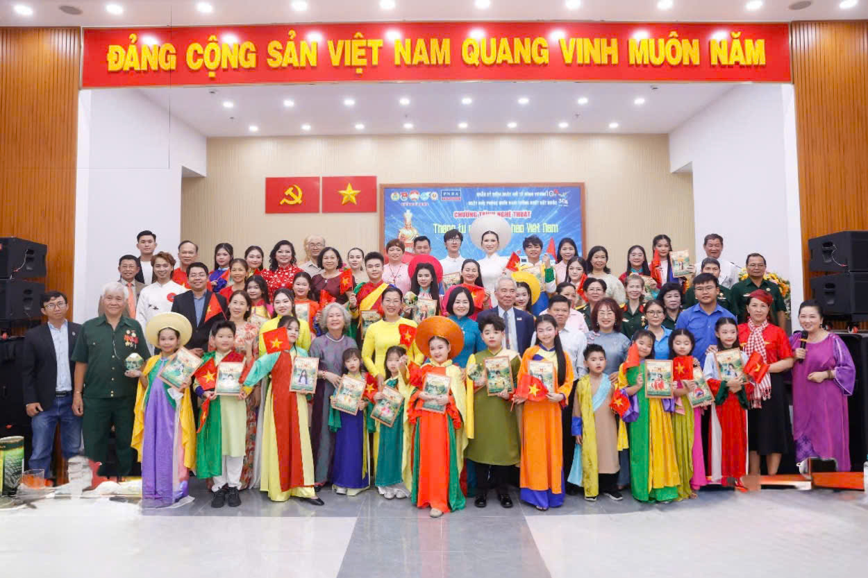 Tiết mục văn nghệ chủ đề 