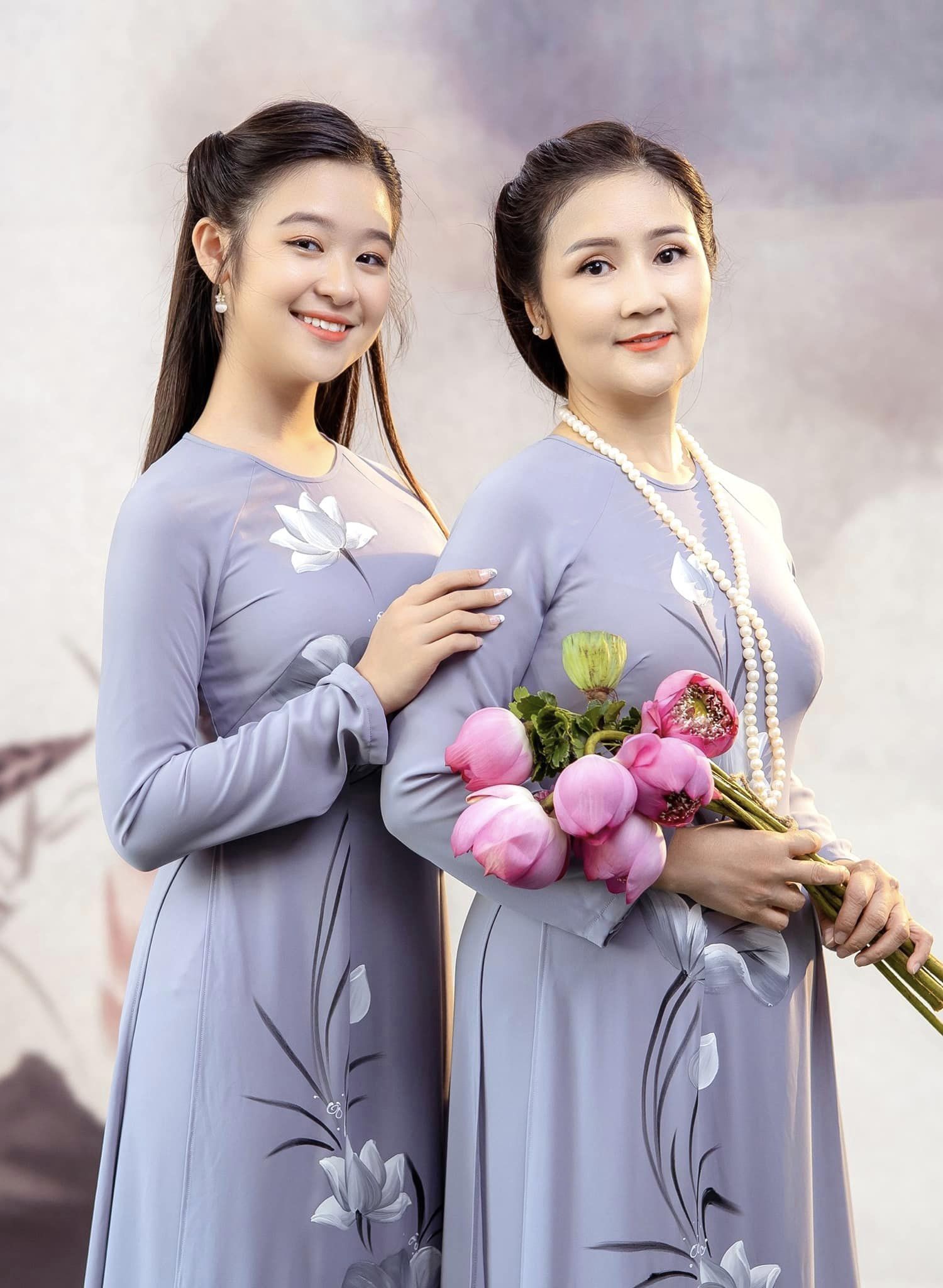 Bảo Ngọc cùng mẹ 