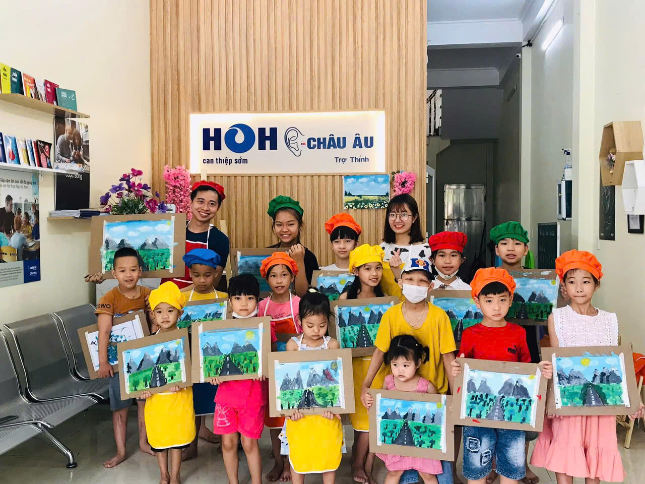 Những thay đổi tích cực của các em là niềm hạnh phúc vô bờ bến của cha mẹ cũng như tất cả các cô tại trung tâm HOH.