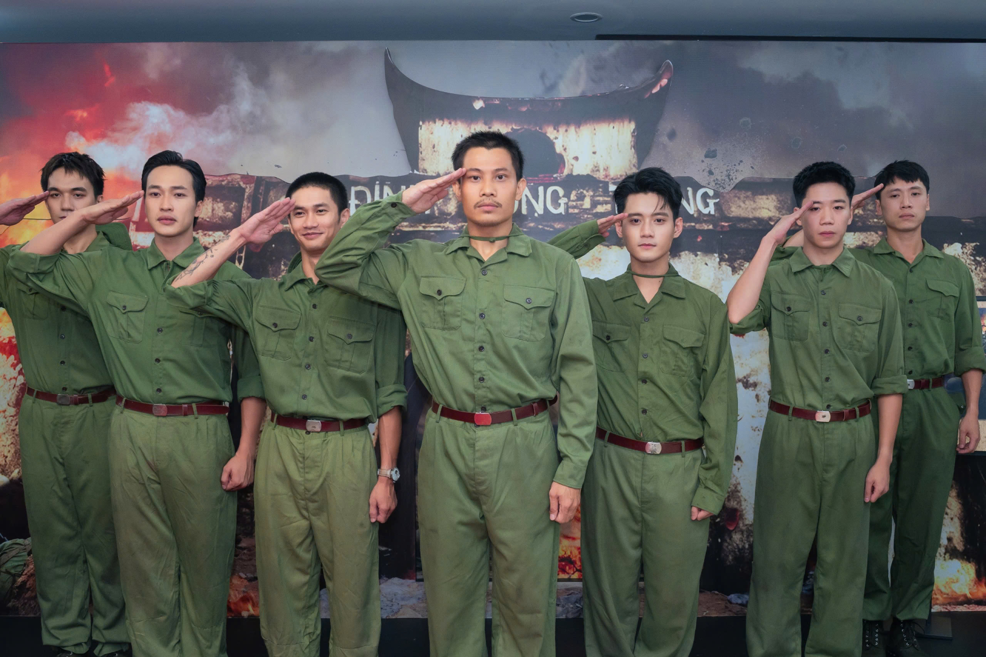 Dàn diễn viên của Mưa đỏ 
