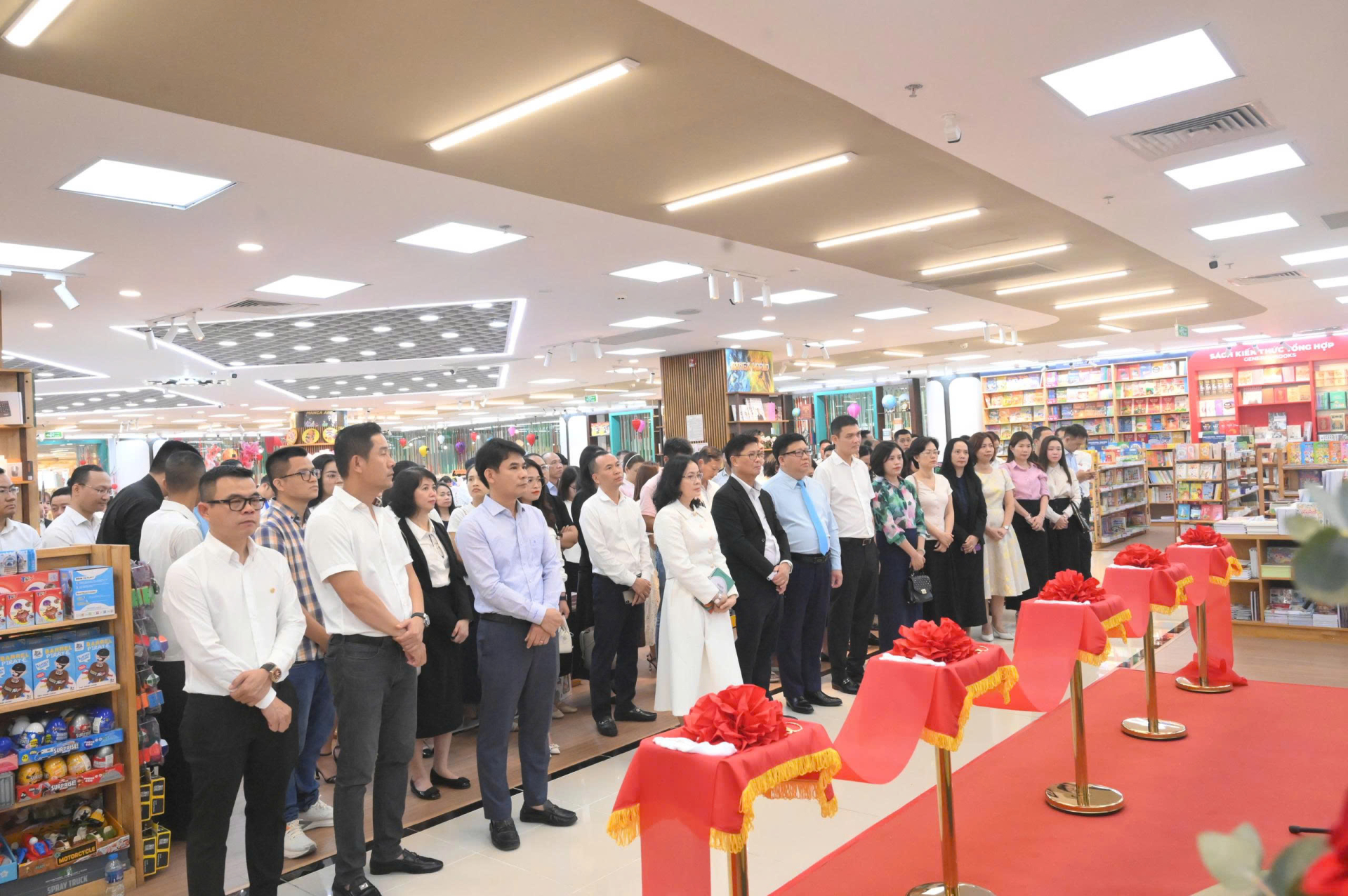 Nhà sách hiện đại trong lòng đô thị mới 