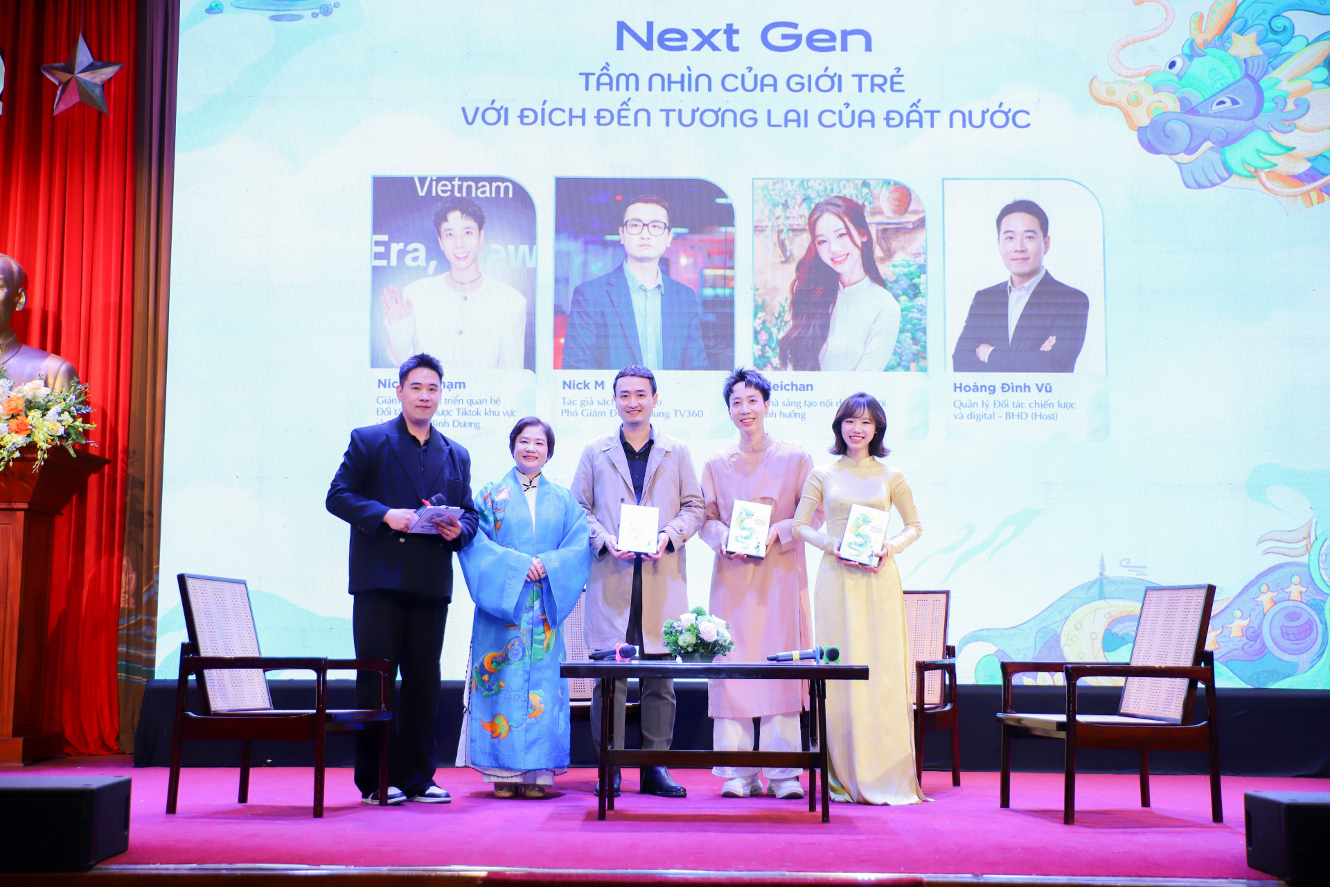 Nữ tác giả chia sẻ cùng thế hệ trẻ 