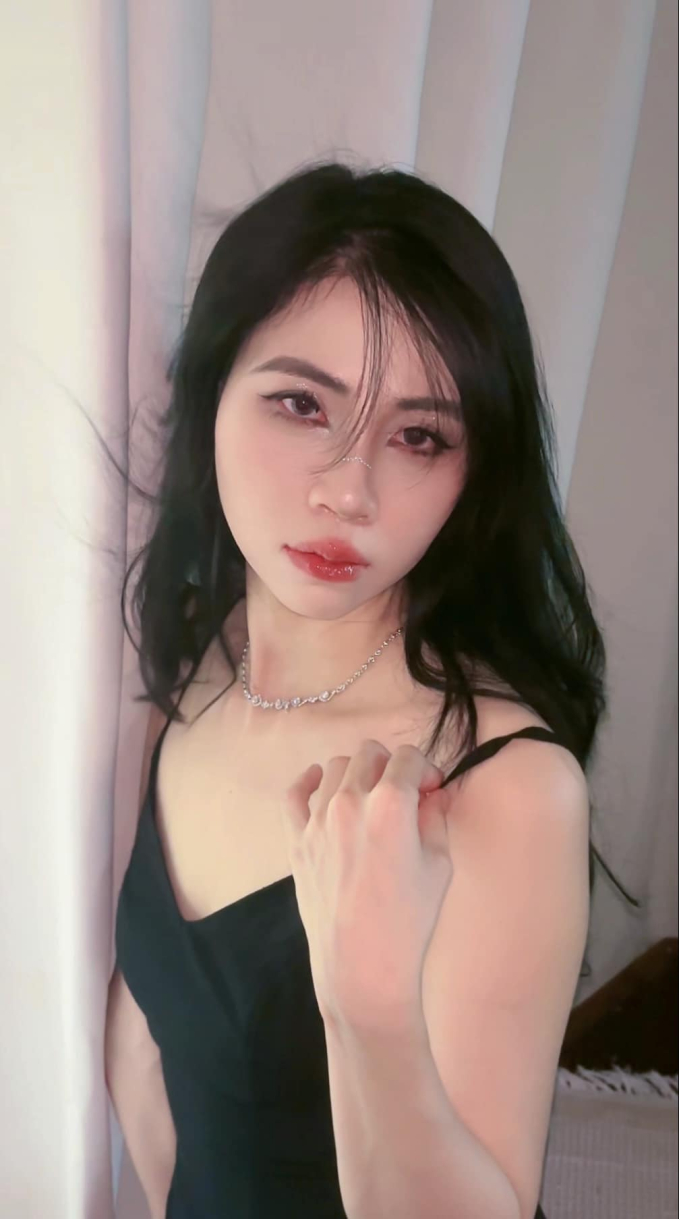 Gấm Kami - Thơ Nguyễn lên bàn cân nhan sắc, dân tình có thái độ trái ngược trước hai giao diện mới 