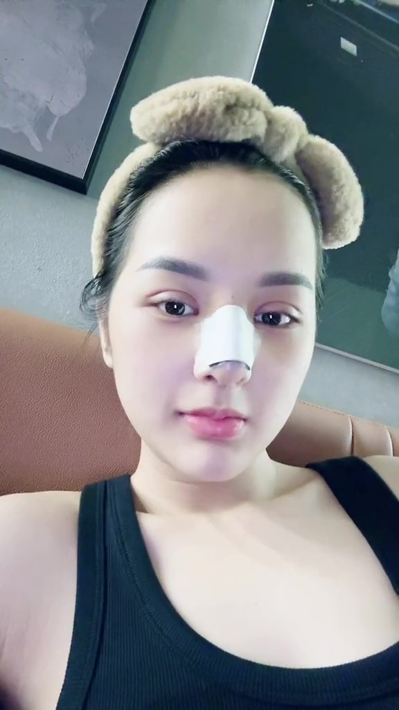 Gấm Kami - Thơ Nguyễn lên bàn cân nhan sắc, dân tình có thái độ trái ngược trước hai giao diện mới 