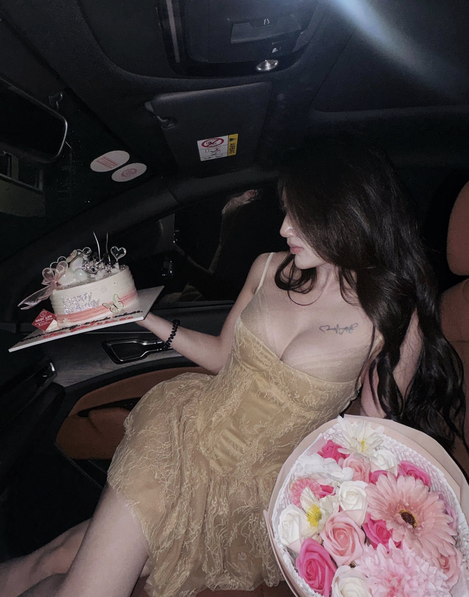 Khoảnh khắc gái xinh sân Pick phát khóc trước camera, hành trình độ dáng 