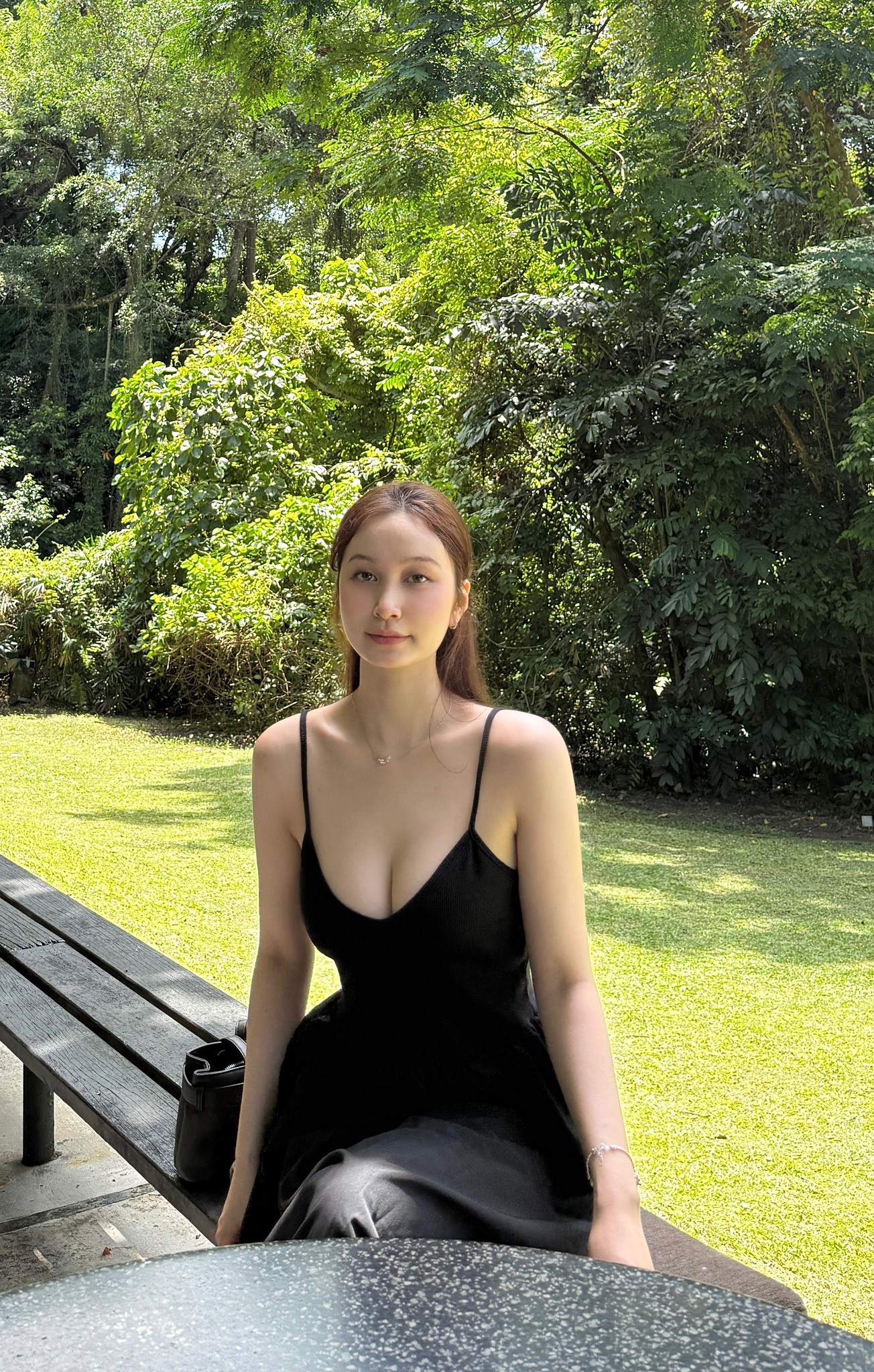 Danh tính gái xinh khiến fan vừa ngắm đã xuất khẩu thành thơ, loạt ảnh xem là thấy yêu đời!