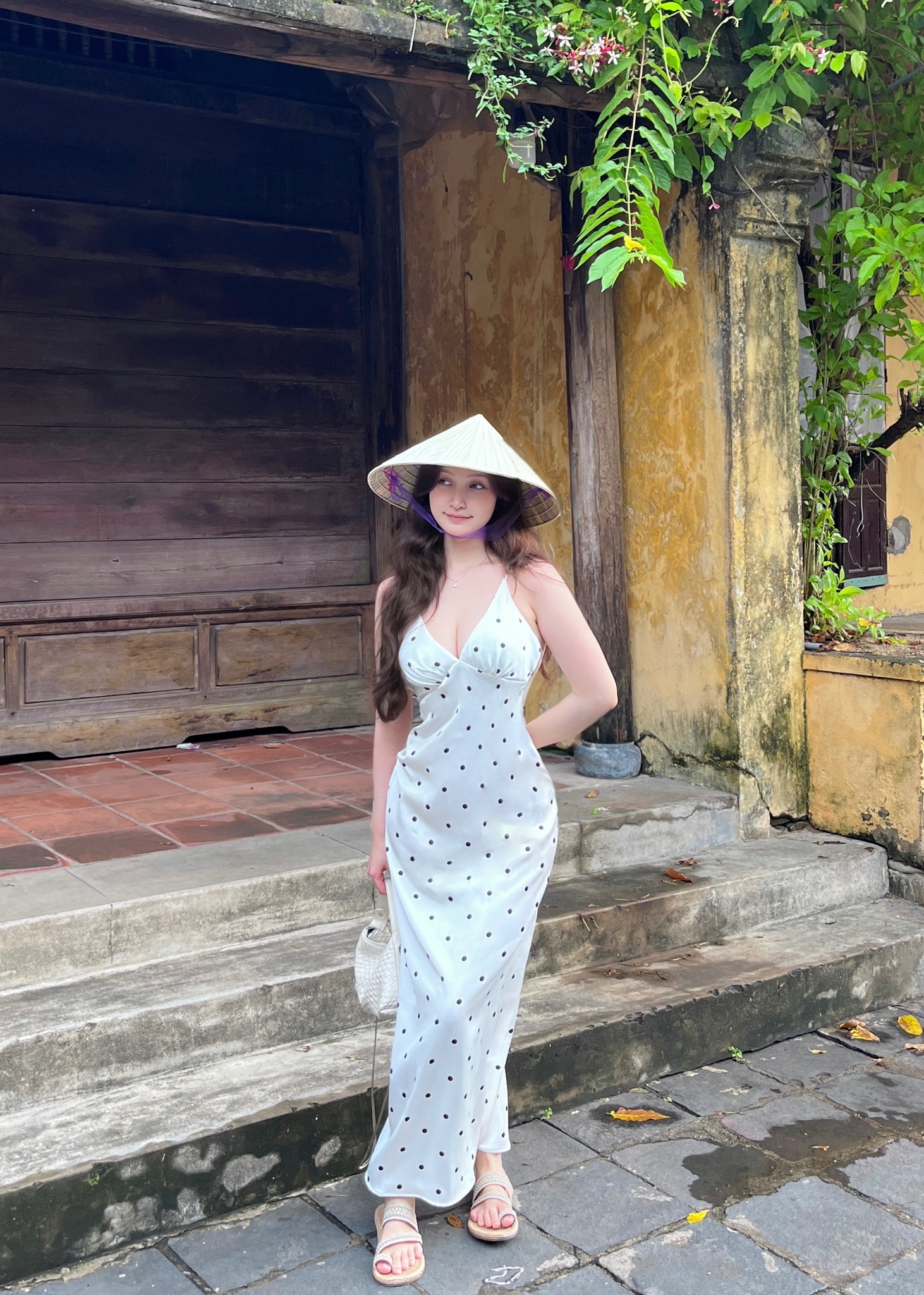 Danh tính gái xinh khiến fan vừa ngắm đã xuất khẩu thành thơ, loạt ảnh xem là thấy yêu đời!