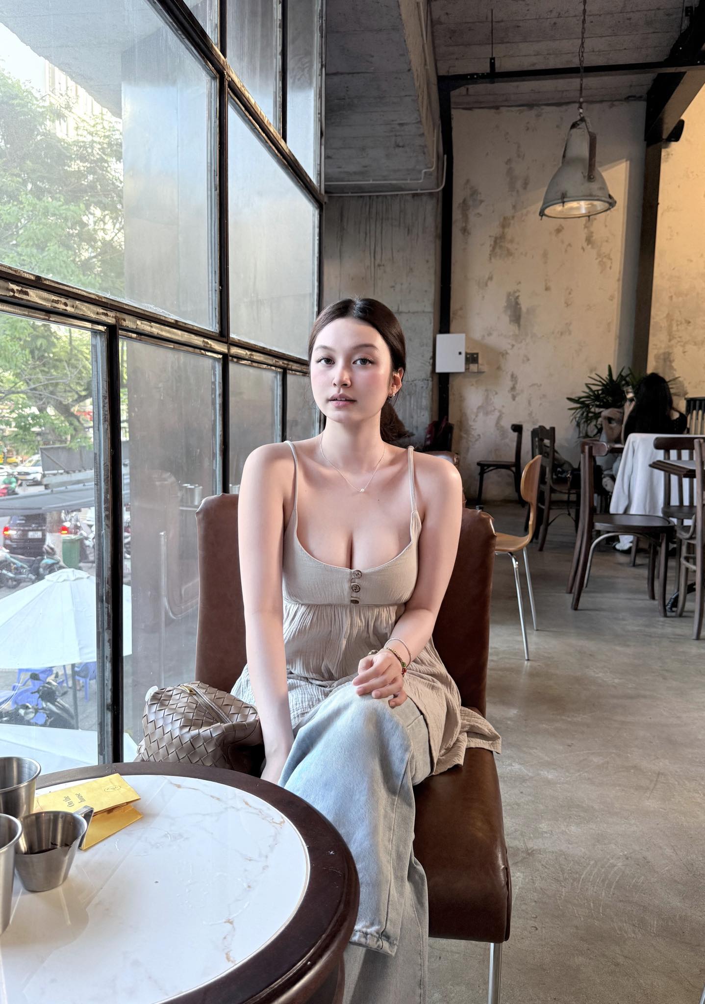 Danh tính gái xinh khiến fan vừa ngắm đã xuất khẩu thành thơ, loạt ảnh xem là thấy yêu đời!