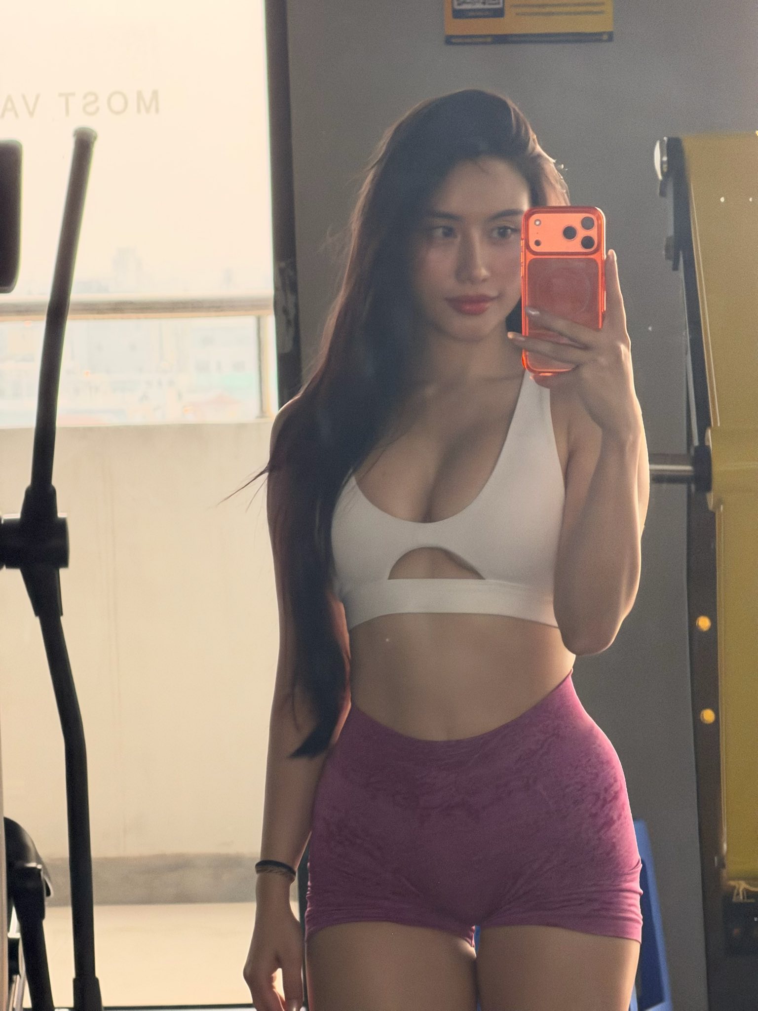 Bạn thân Lê Bống 