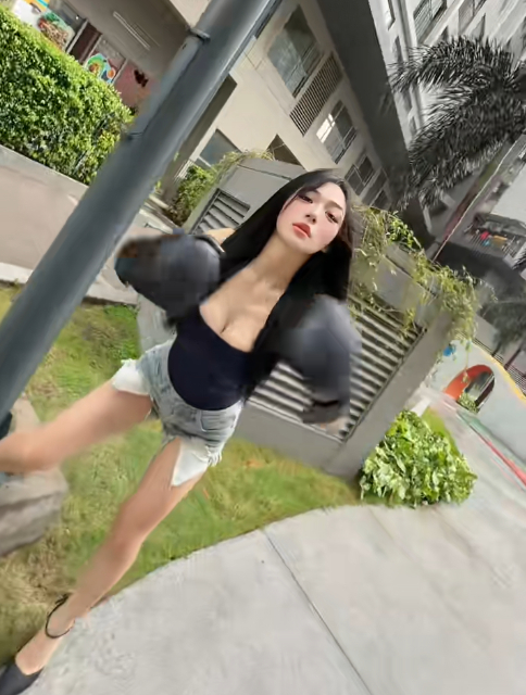 Trần Hà Linh thẳng tay 