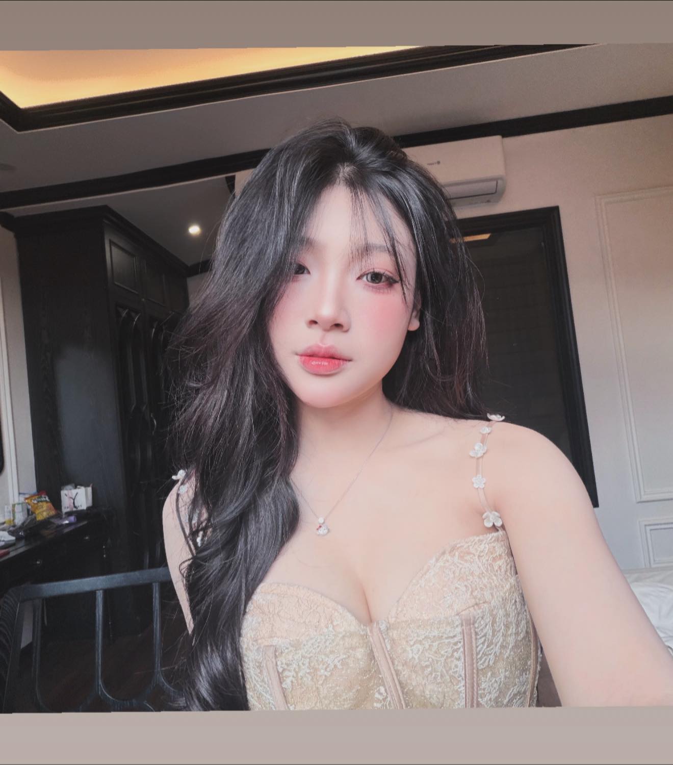 Tuyển trai đẹp đi chơi 8/3, TikToker Bún Bò Huế khiến CĐM 