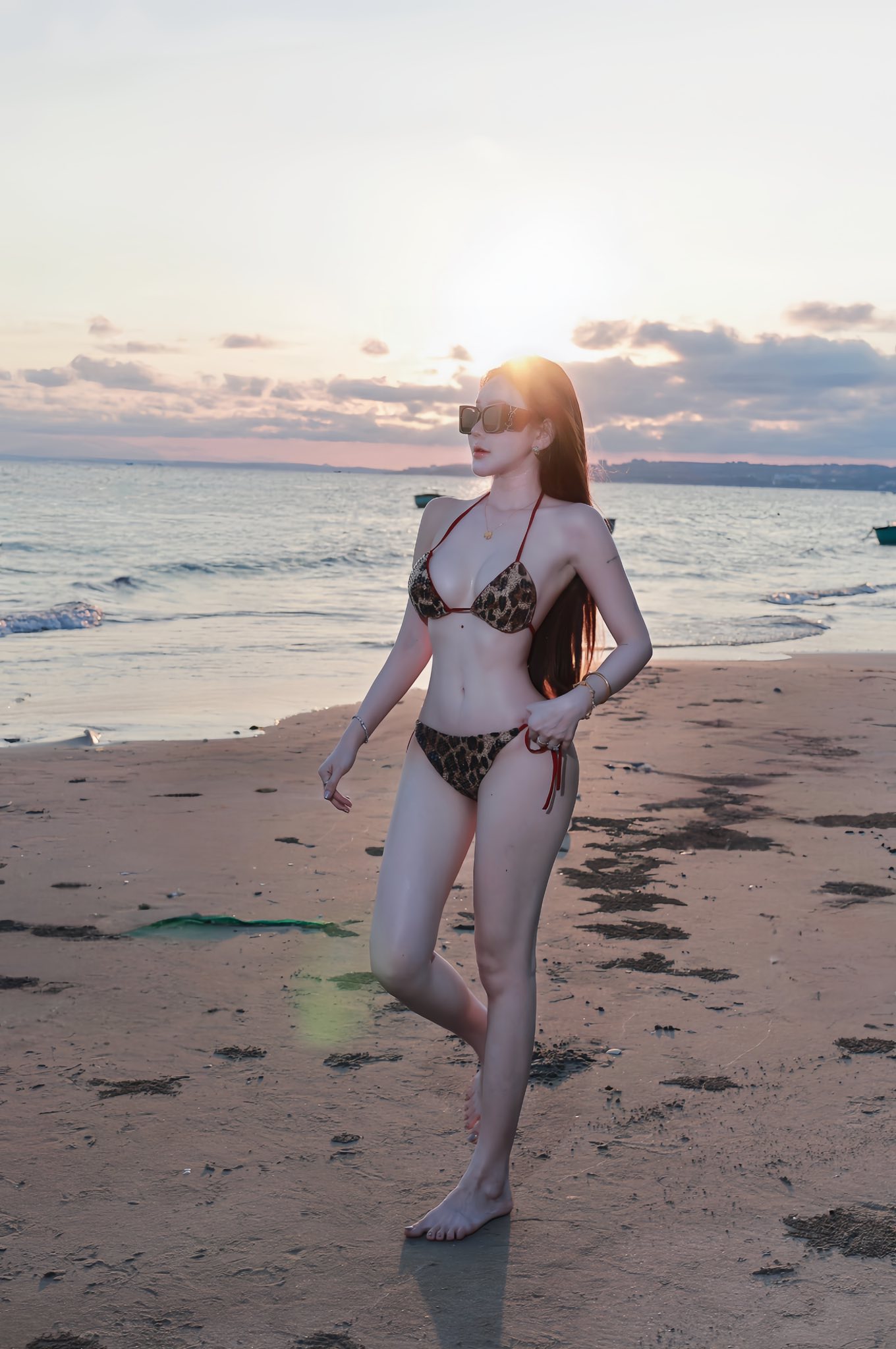 Khởi động đường đua mùa hè, hot girl xinh đẹp tung bộ ảnh 