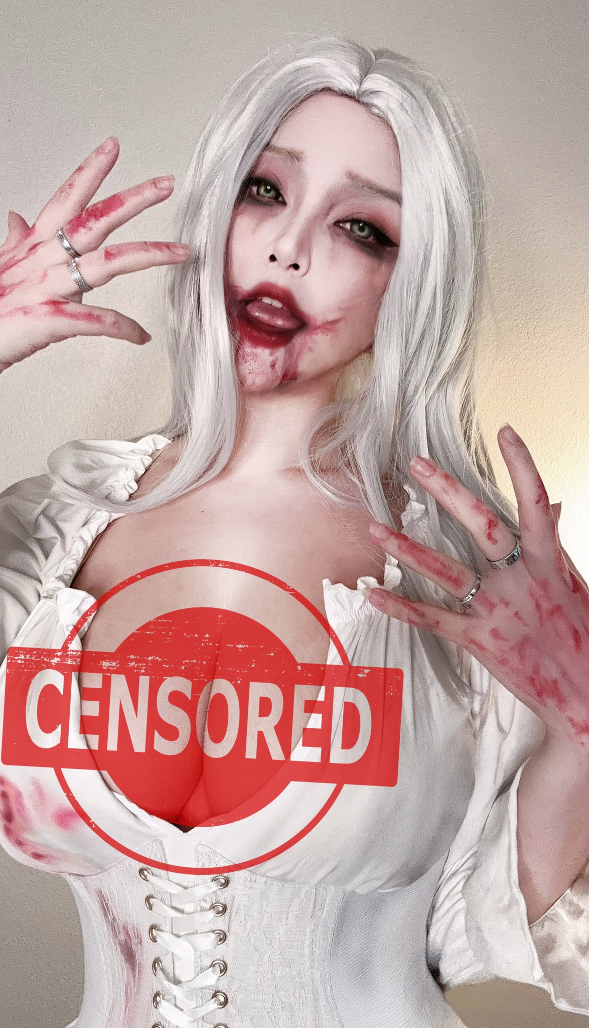 Đã xuất hiện phiên bản cosplay của ma nữ Selena Corey khiến cộng đồng mạng bất ngờ