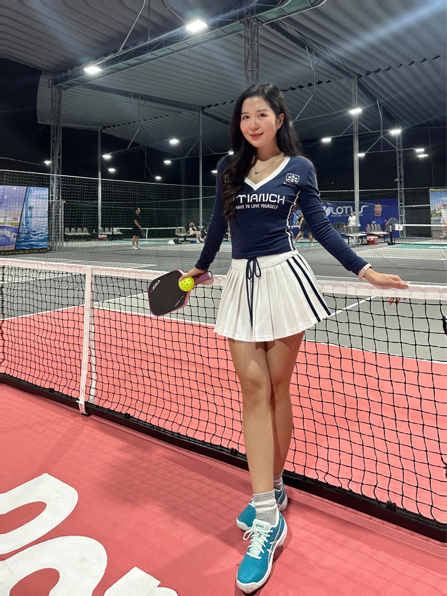 Hết bị hoài nghi thay đổi ngoại hình, hot girl xinh đẹp lại dính thị phi 