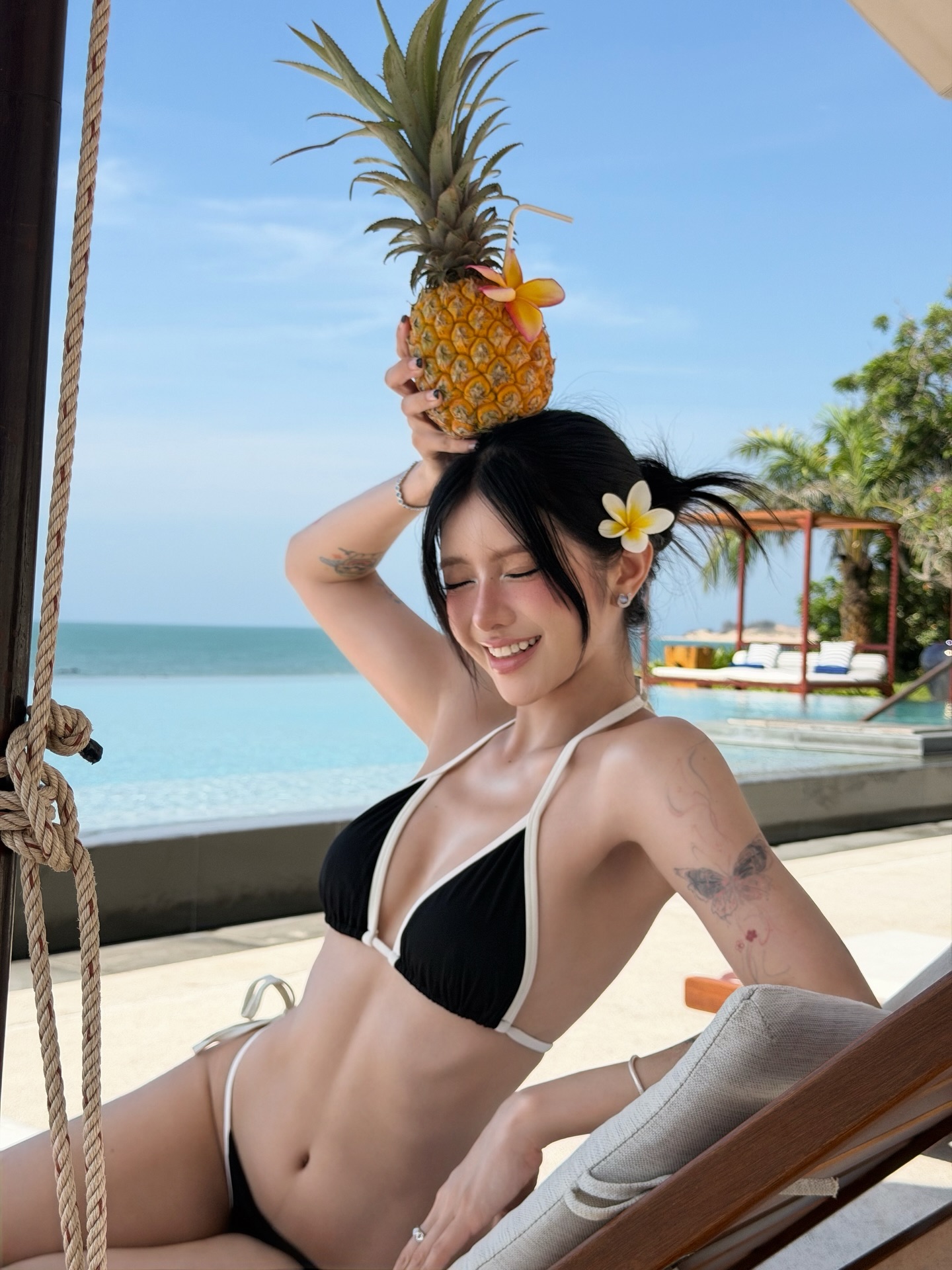 Lâu ngày không gặp, Ciin Thảo Ly tung bộ ảnh bikini đẹp đến nỗi fan cảm thán 