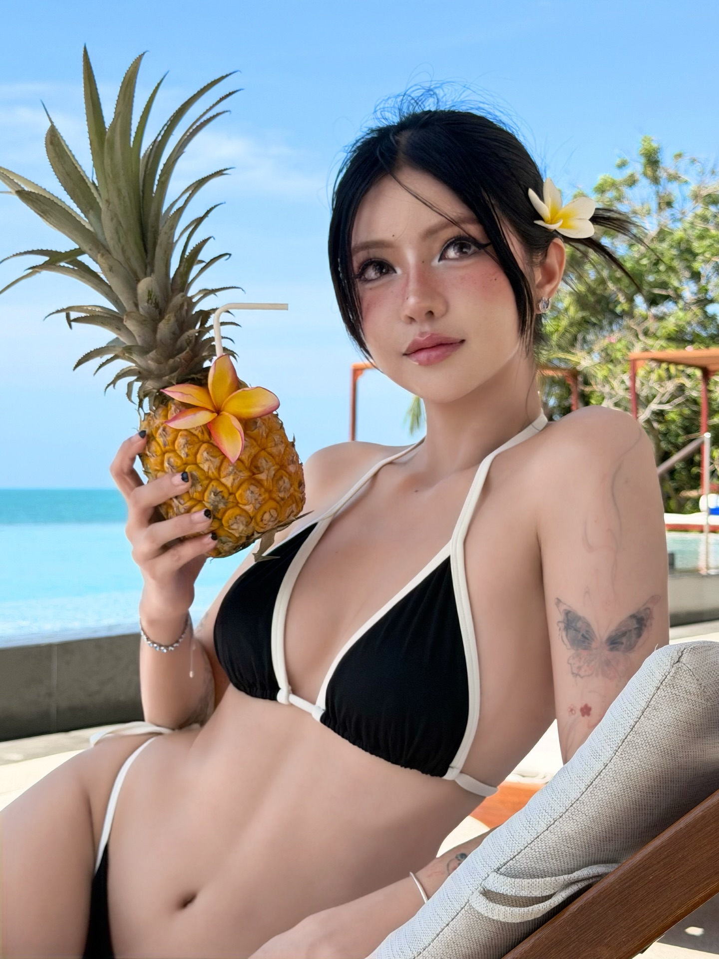 Lâu ngày không gặp, Ciin Thảo Ly tung bộ ảnh bikini đẹp đến nỗi fan cảm thán 