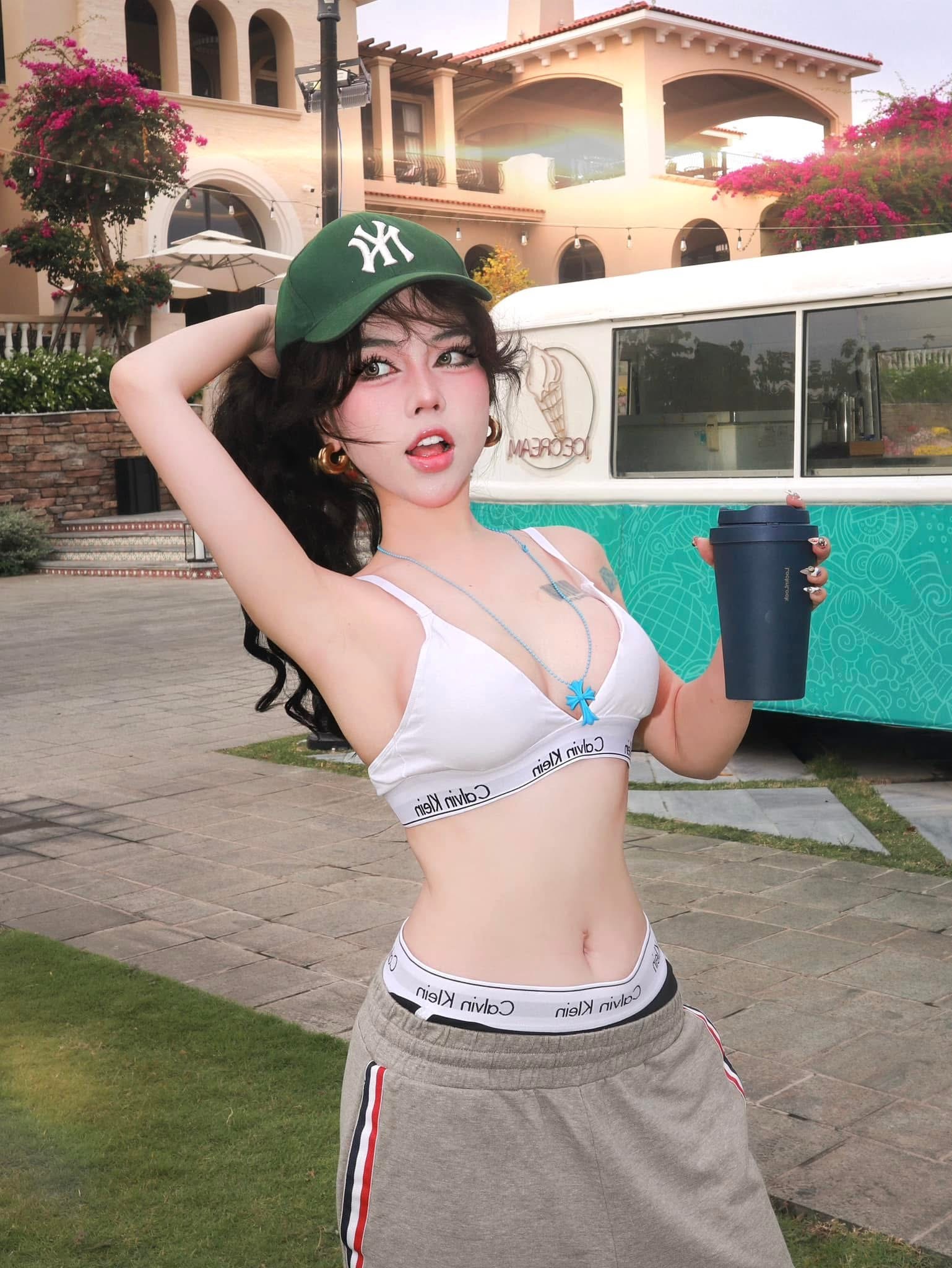 Thêm một hot girl gia nhập đường đua bikini, hứa hẹn mùa hè nóng bỏng