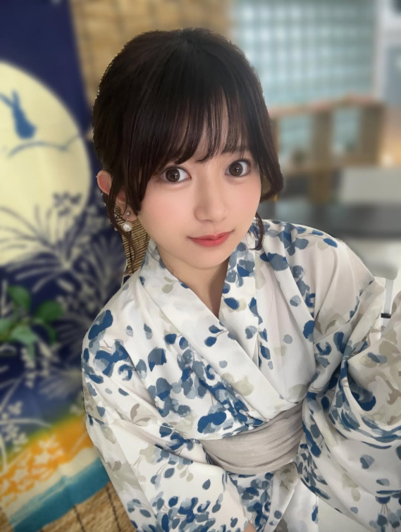 Hot girl nổi tiếng bức xúc khi bị xăm soi chuyện đời tư, nhận nhiều tin nhắn khiếm nhã vì nghề nghiệp