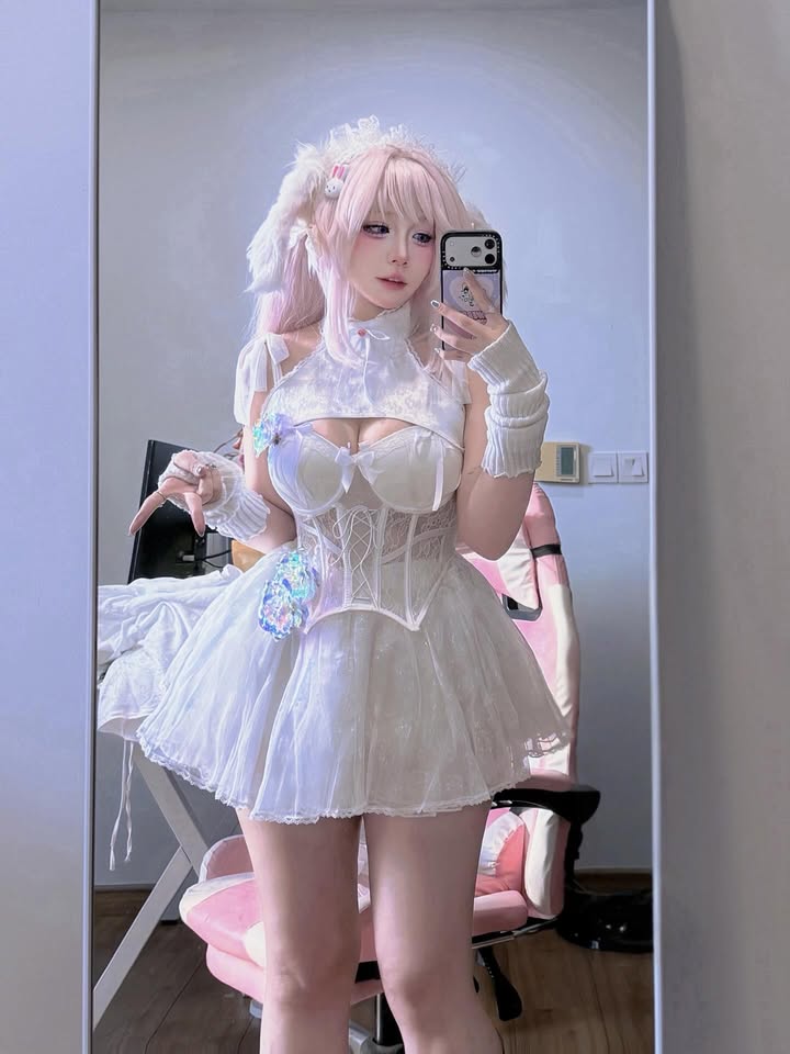 Chán cosplay, nữ coser 