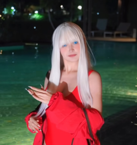 Biến hình thành Gojo Satoru bên hồ bơi, hóa ra đây là cách nữ coser 2 triệu follow 