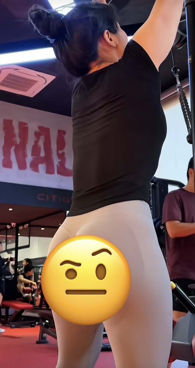 Bất chấp chỉ trích, chẳng ngại thị phi, cô gái phòng gym diện đồ hớ hênh để gắn link bán hàng?