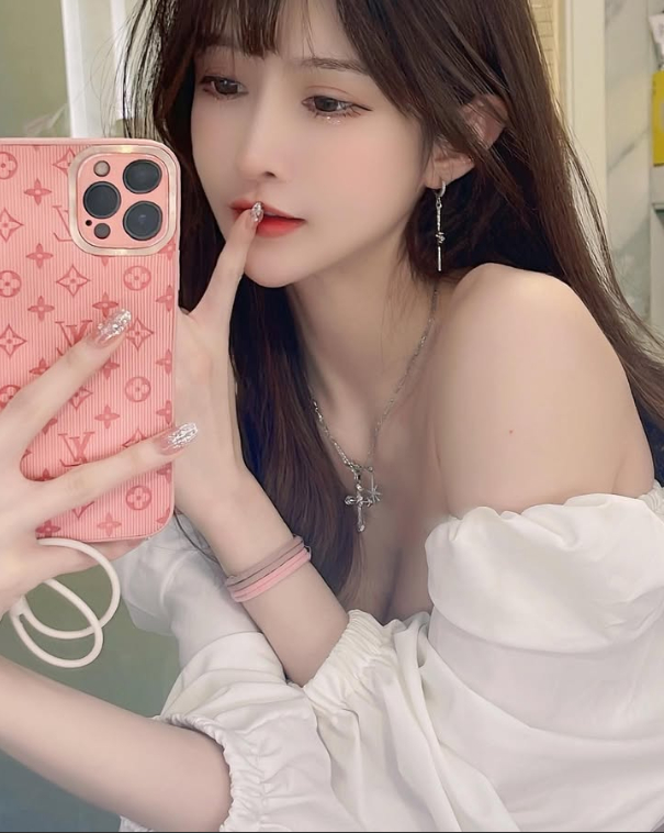 Được fan trả gần 200 triệu cho một lần gặp, nữ streamer xinh đẹp từ chối thẳng, bất ngờ bị 