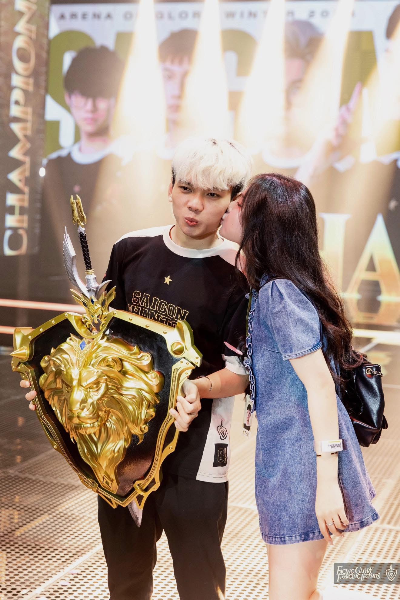 Quỳnh Alee vượt qua