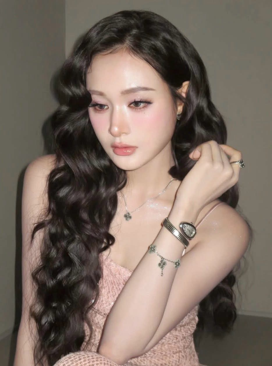 Nhan sắc nữ game thủ ngày ấy chơi PUBG Mobile cùng ViruSs,