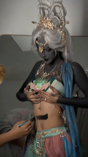 Hóa ra, các coser đã phải 