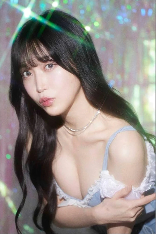 Tuyên bố nghỉ vô thời hạn, hot girl xinh đẹp khiến fan hoảng sợ, vội lên tiếng đính chính