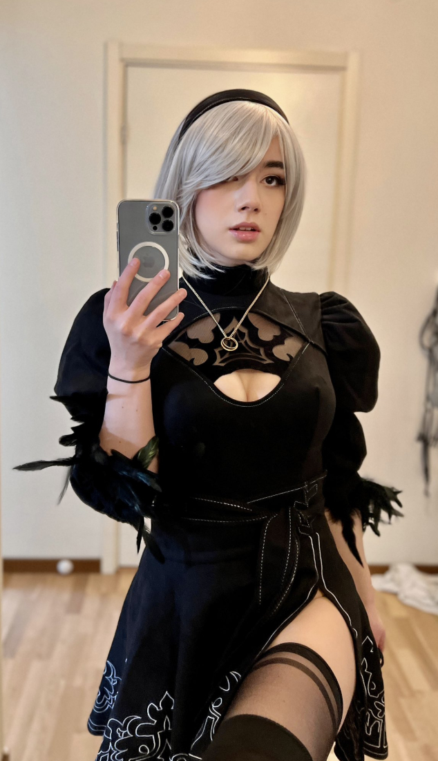 Cosplay game AAA mới ra mắt theo phong cách gợi cảm, nữ streamer nổi tiếng không ngờ, xem trang cá nhân càng thêm ấn tượng