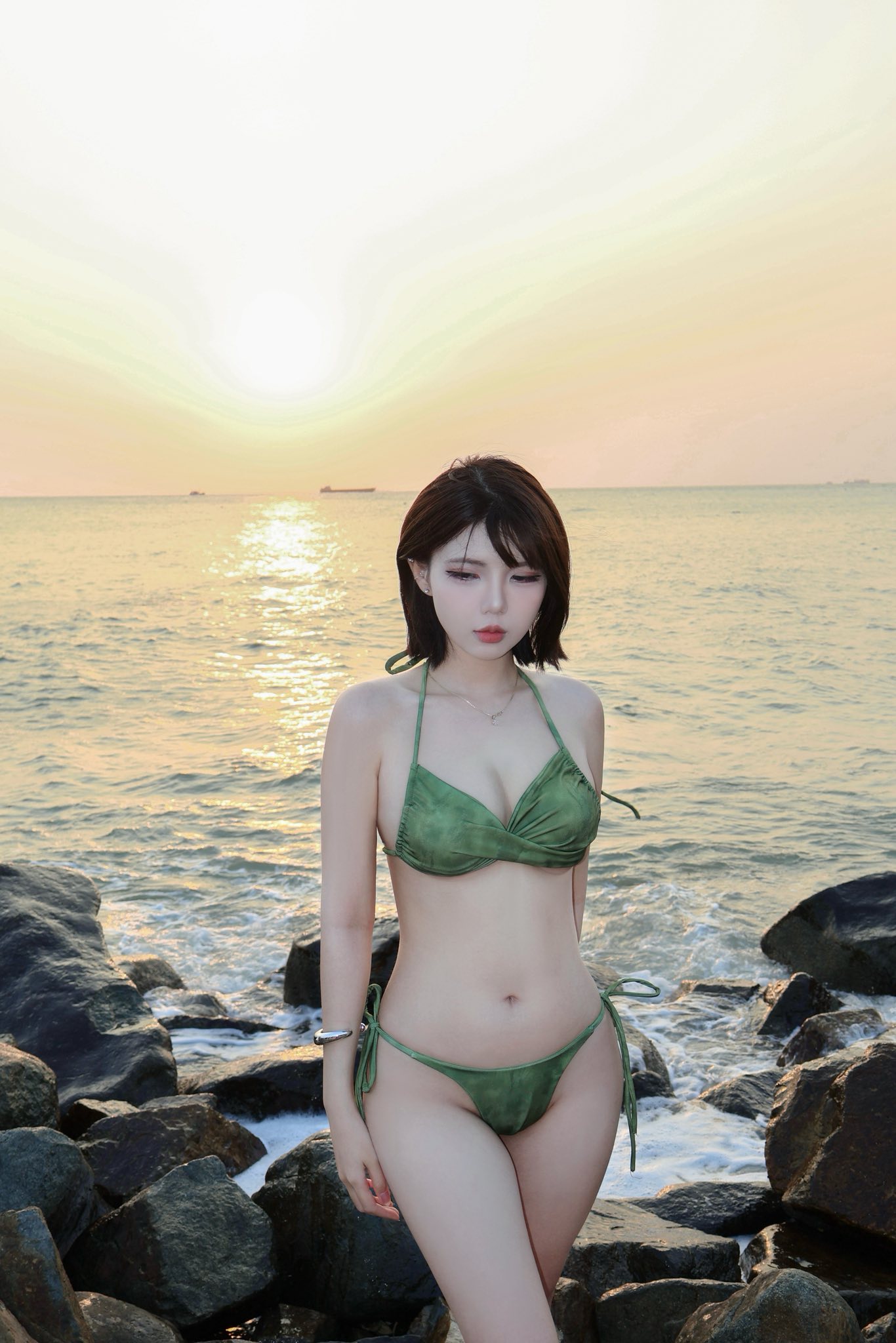 Không nằm ngoài cuộc chơi, Hà Phương Boo