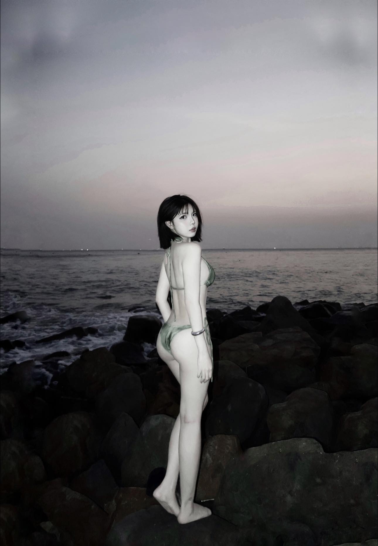 Không nằm ngoài cuộc chơi, Hà Phương Boo