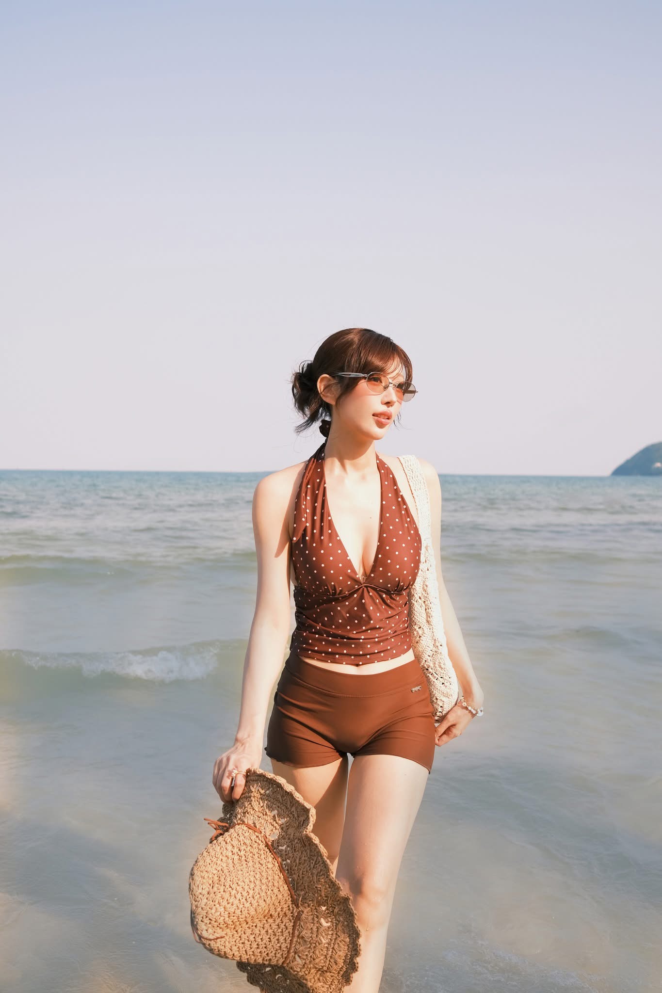 Nhan sắc gái xinh không cần