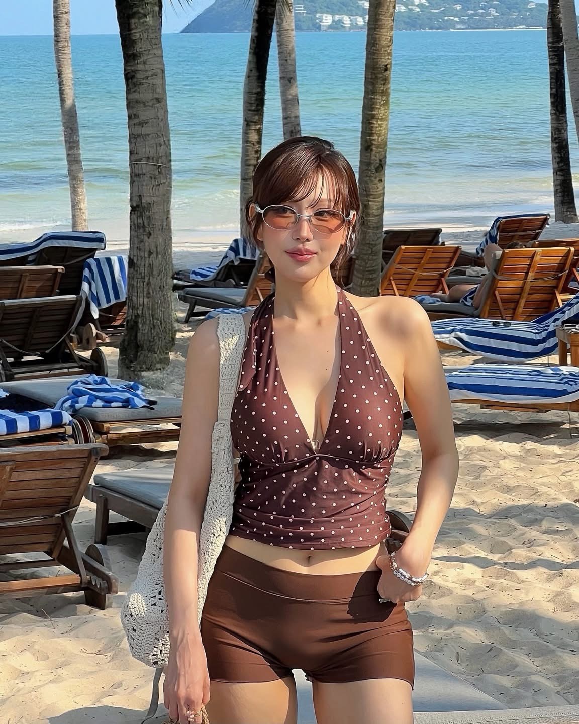 Nhan sắc gái xinh không cần