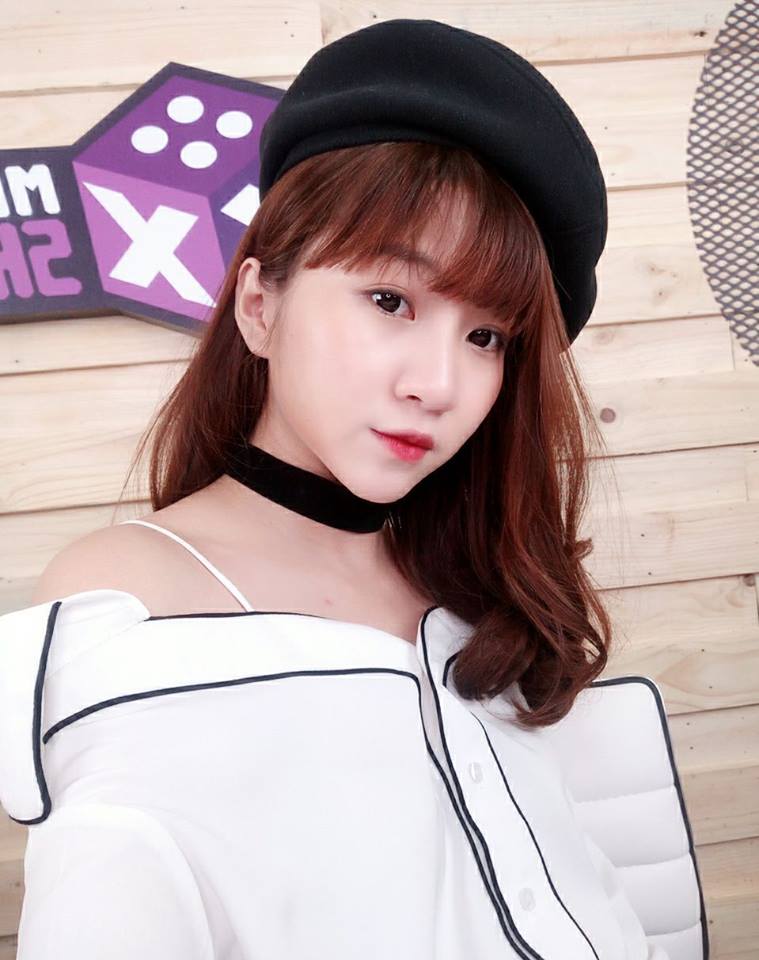 Idol CCTalk Như Hexi sau hơn một thập kỷ: Từ nàng thơ kẹo ngọt đến mỹ nhân sexy cực phẩm
