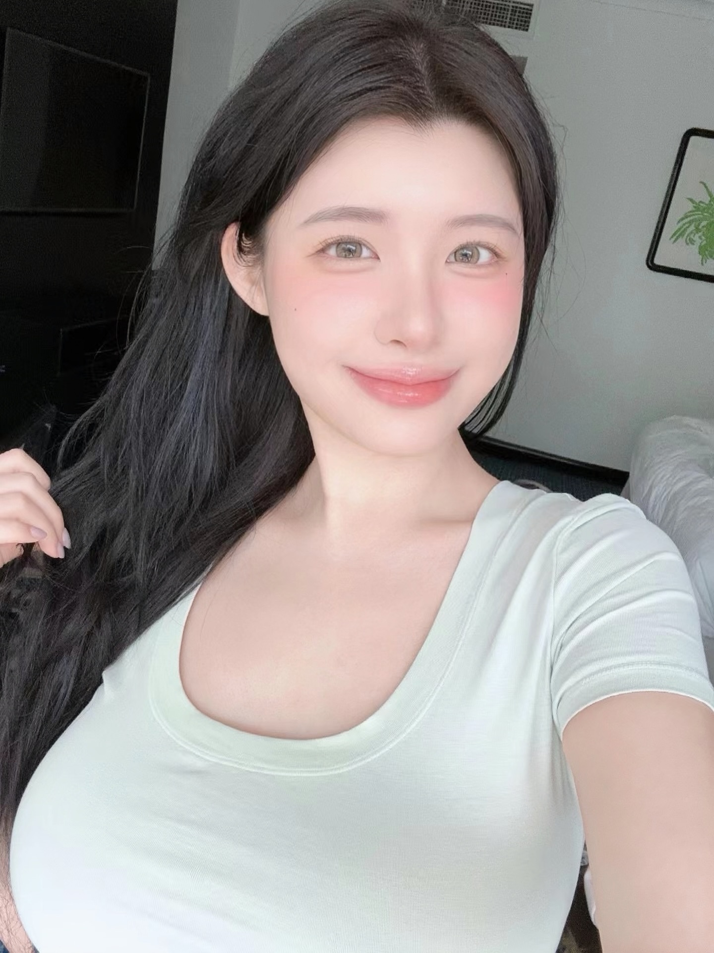 Tắm onsen giữa trời đông tuyết trắng, hot girl lập tức hút triệu ánh nhìn