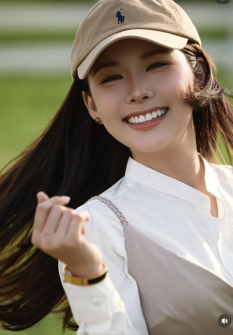 Đứng hình trước màn cưỡi ngựa thần sầu của hot girl làng Pick