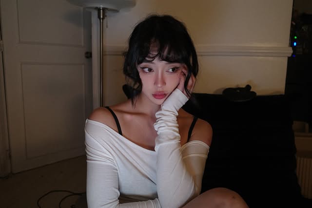 Nhẹ nhàng khoe dáng khi mới 