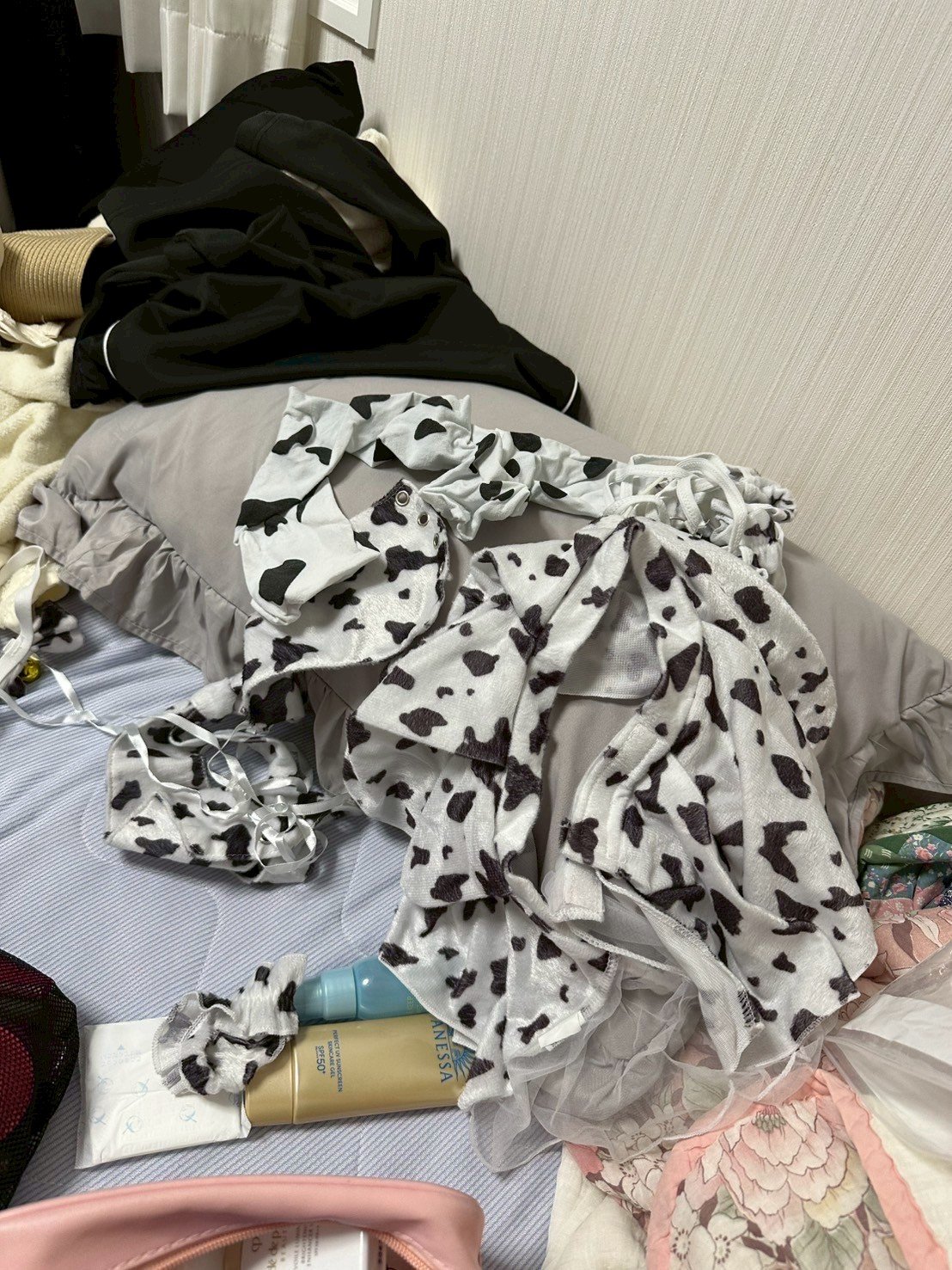 Rủ bạn trai qua phòng, hot girl khiến đối phương 