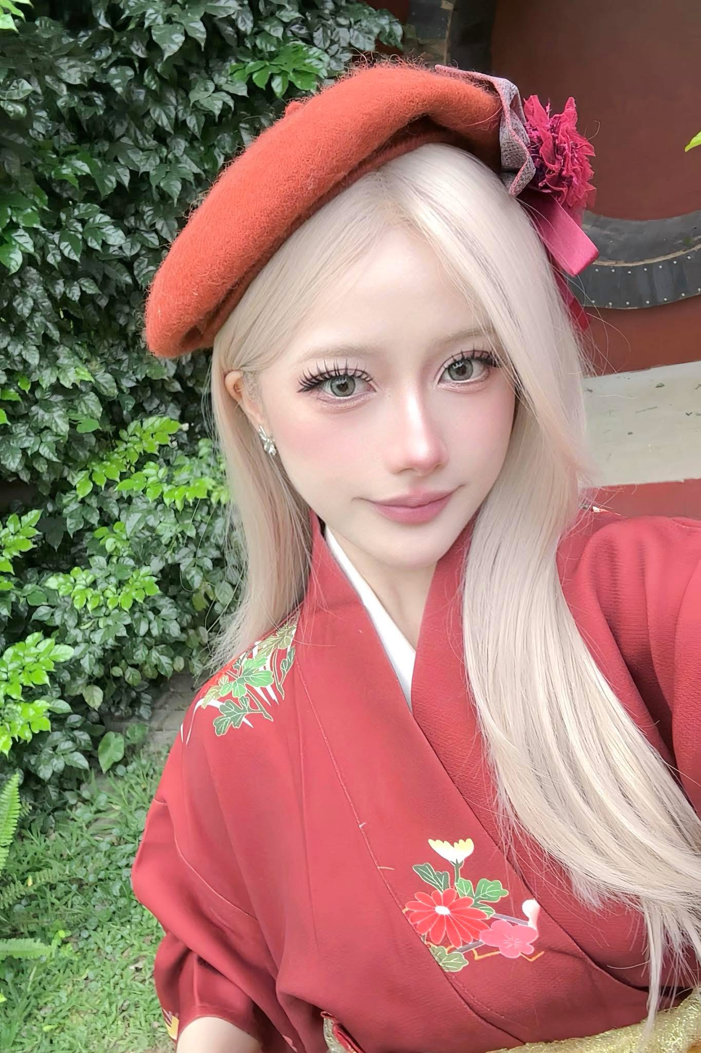 Chỉ một khoảnh khắc vén tóc, 