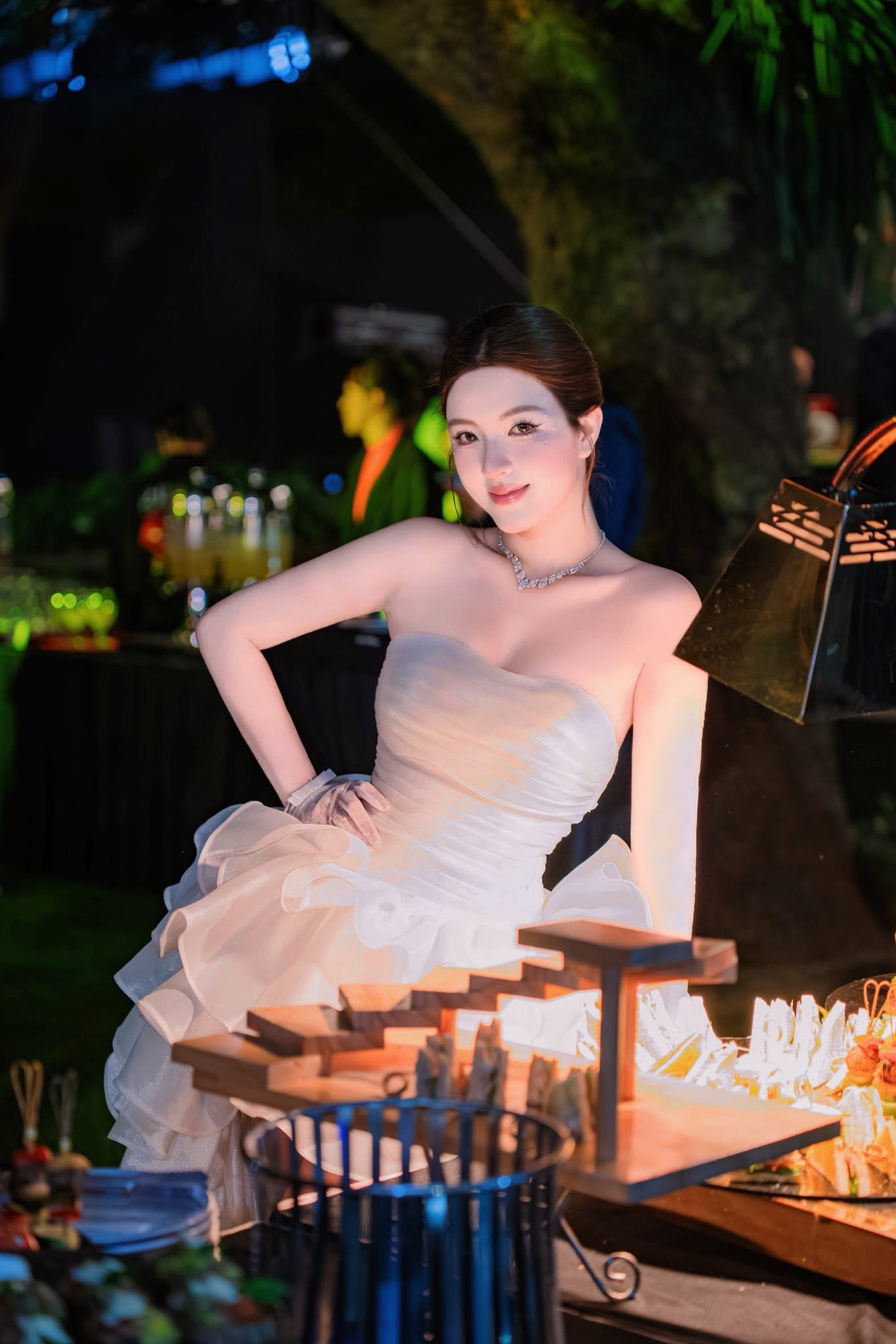 Bật mí sức hút của cô giáo tiếng Anh 