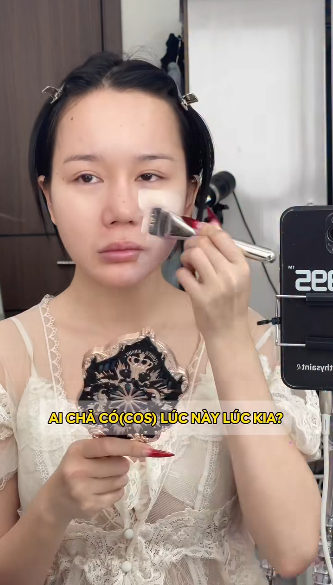 Cận cảnh màn biến hình hoàn hảo thành Ahri Huyền Thoại Trỗi Dậy của nữ coser xinh đẹp